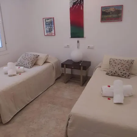 La Fundacion De La Luz - 2 Casas Piscina & Barbacoa Privada, Playa A 9 Min, Familiar En Zona Tranquila, No Se Permiten Fiestas * Conil De La Frontera